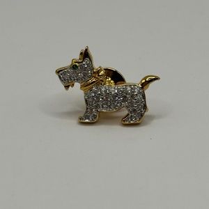 Swarovski crystal encrusted Terrier dog pin. Vintage Scotty dog brooch.